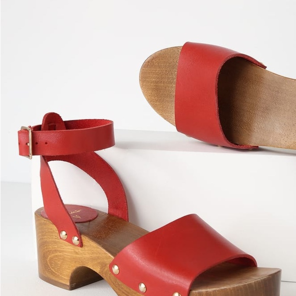 Lulu’s Clog Sandal Leather and Wood